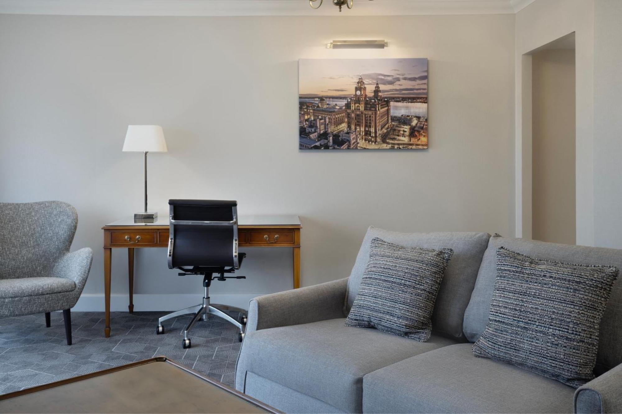 Delta Hotels By Marriott Liverpool City Centre Экстерьер фото
